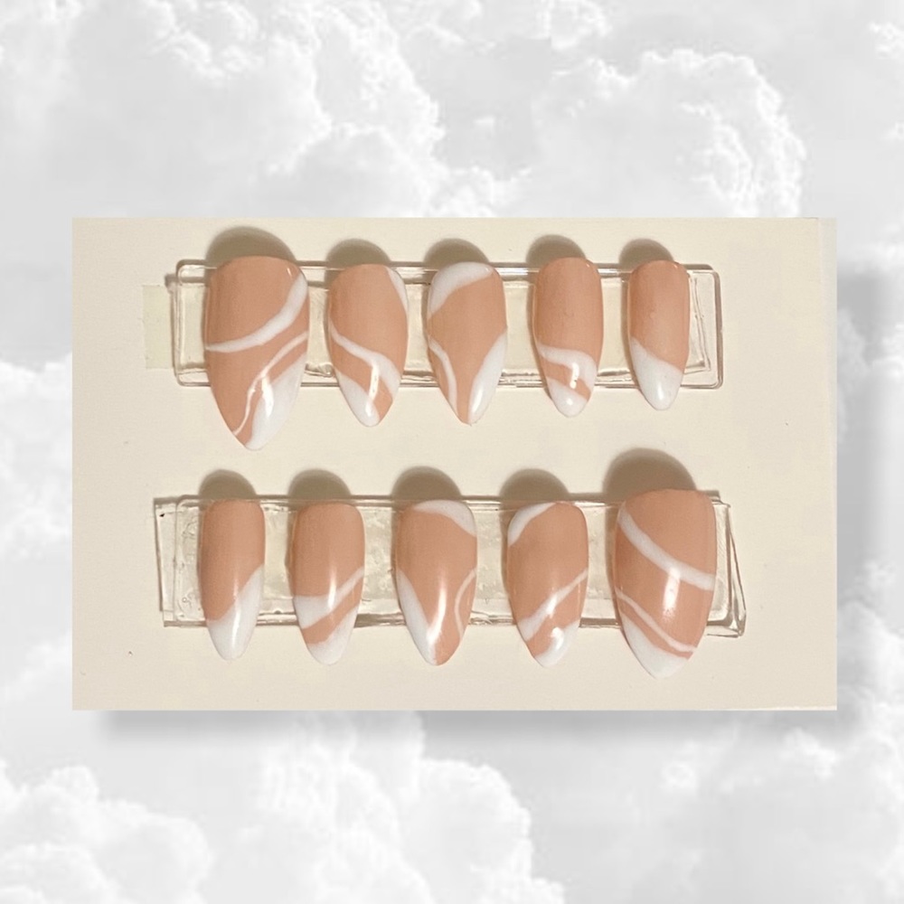 HANDPAINTED NEGATIVE SPACE GEL PRESS ON NAILS